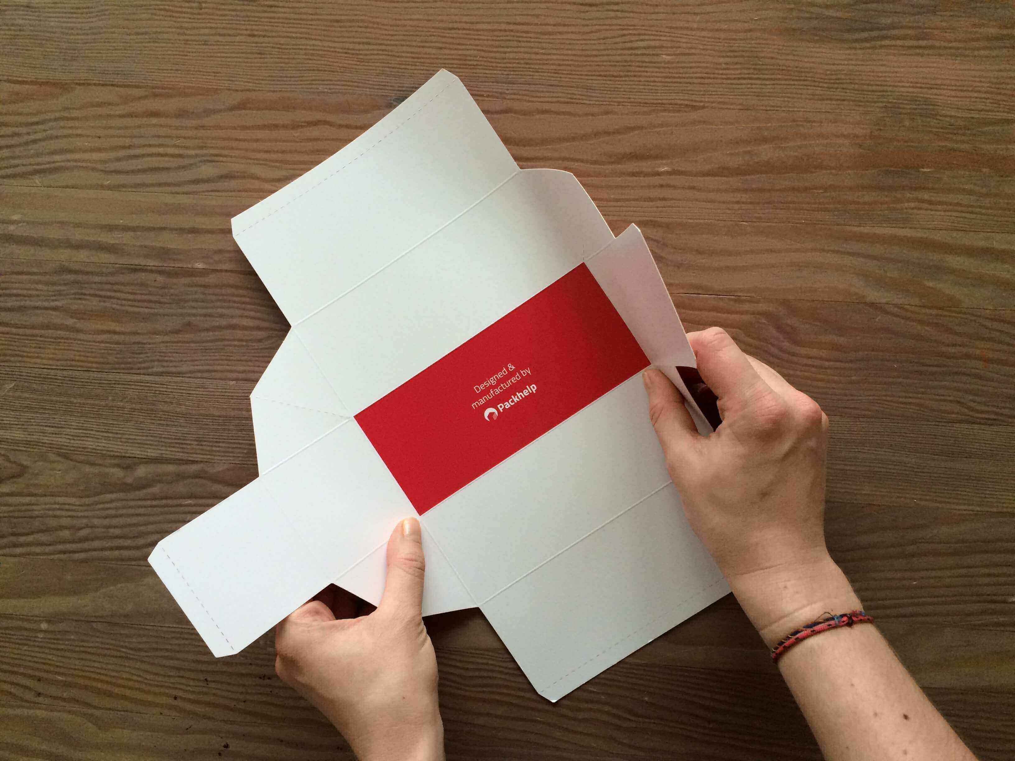 How to fold product boxes? Packhelp