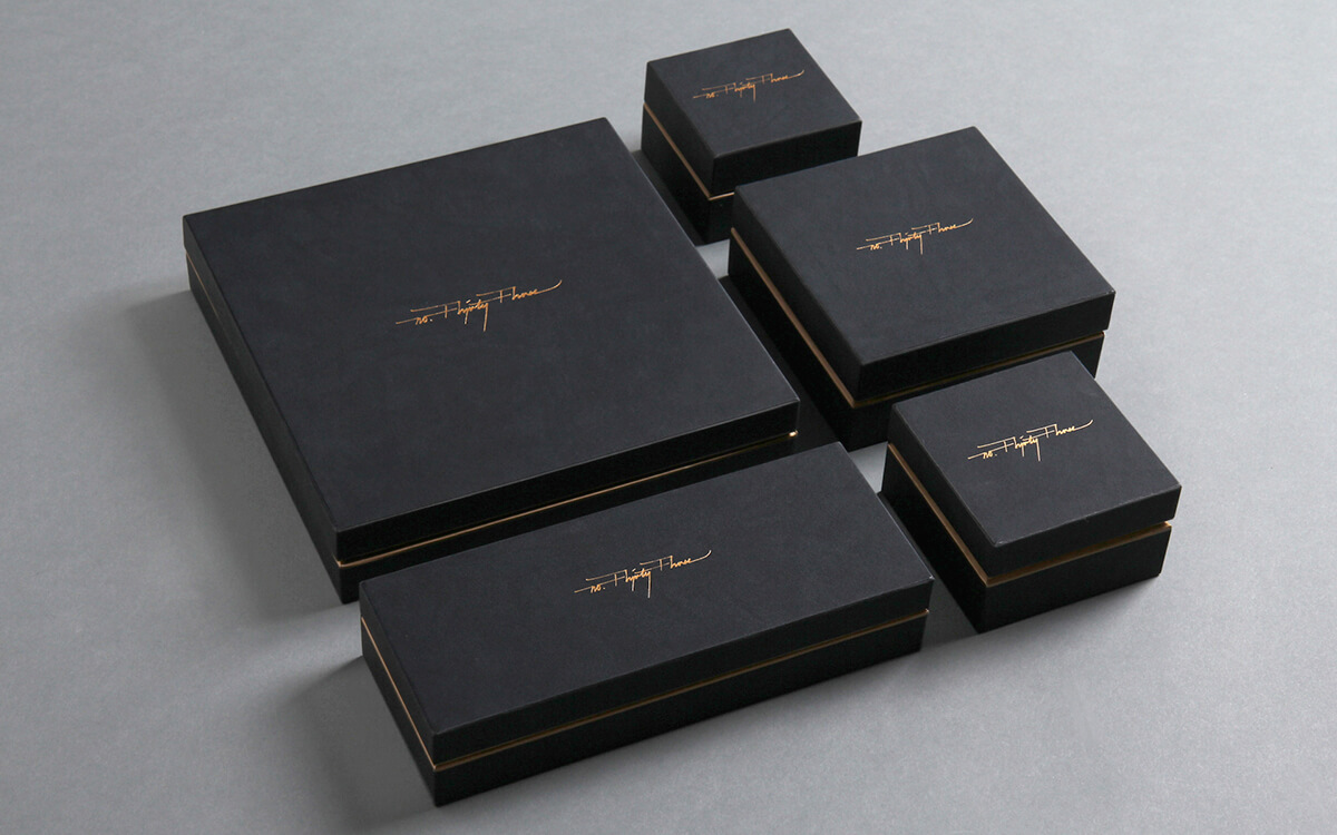 minimalist jewelry packaging