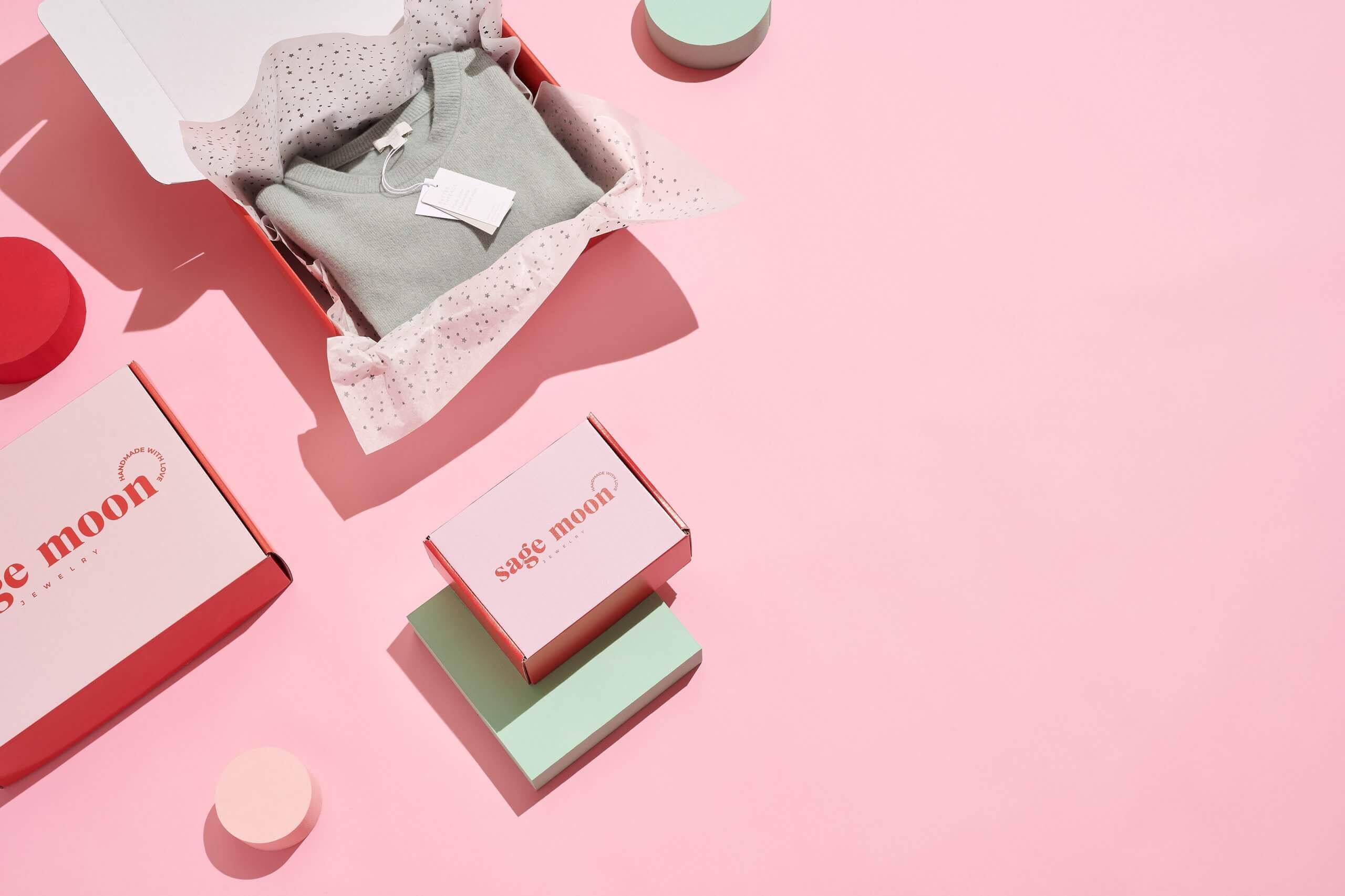 cajas customizadas para envíos de ropa