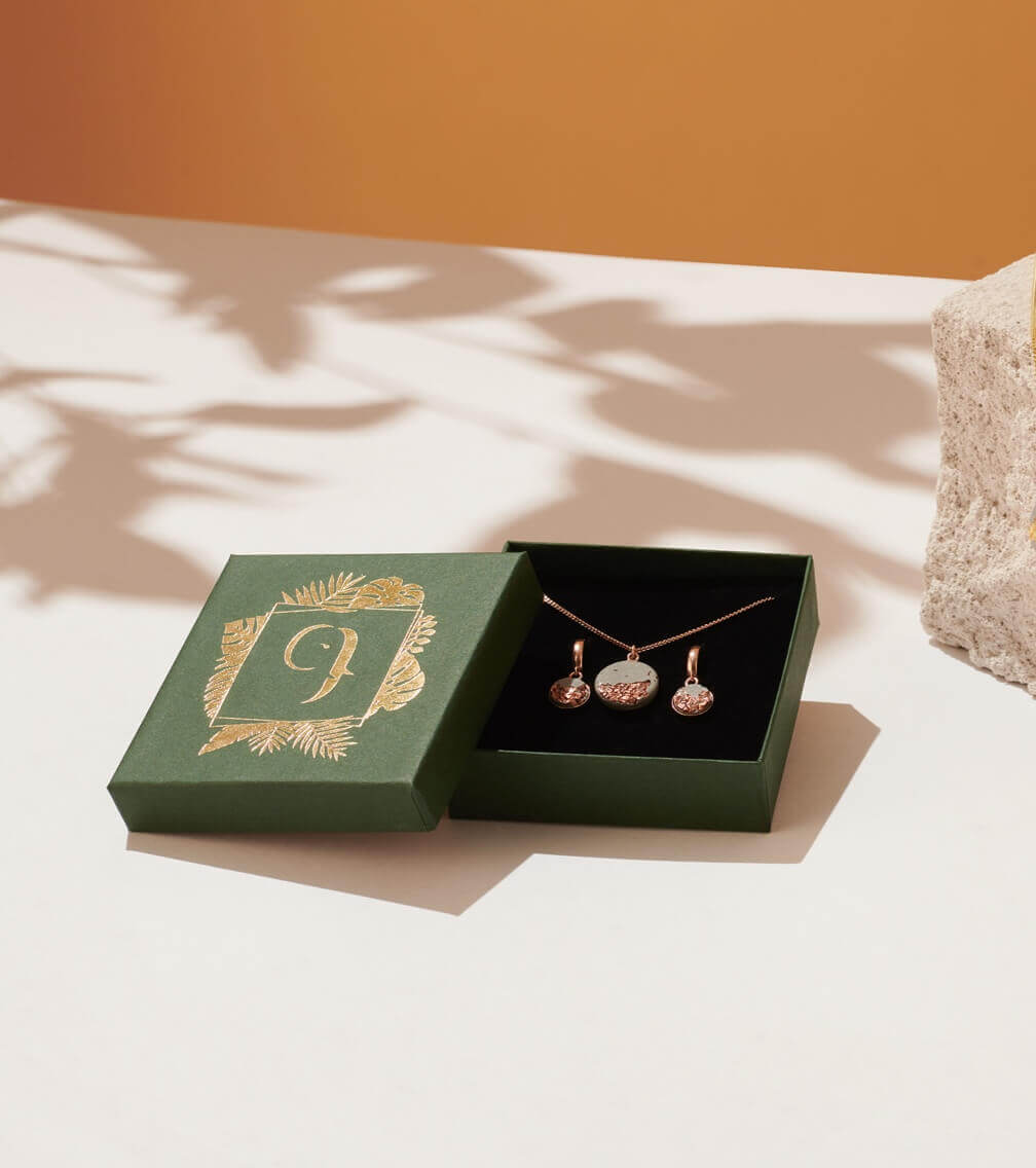 Coffret carton sur mesure avec bijoux